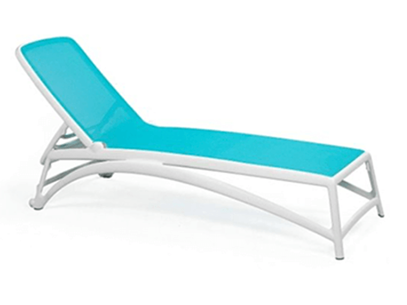 Nardi Atlantico Chaise Lounge in white and blue